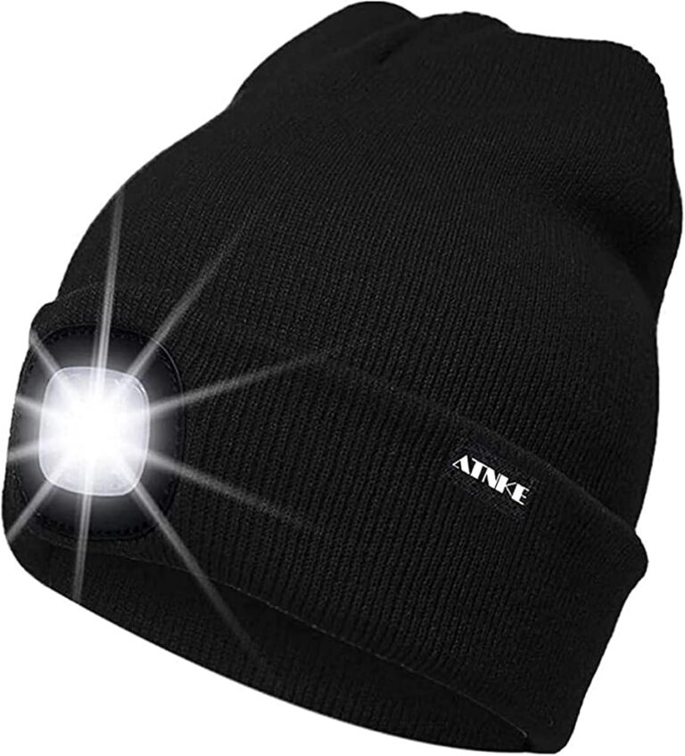 Berretto nero in maglia ATNKE con luce LED accesa sul davanti