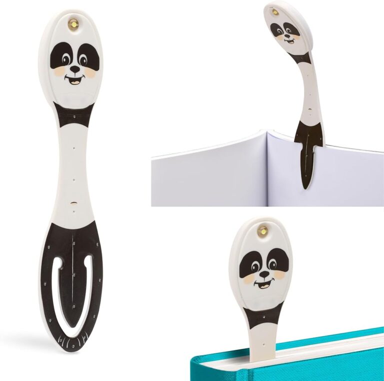 Lampada da lettura Flexilight Panda bianca e nera agganciata alle pagine di un libro