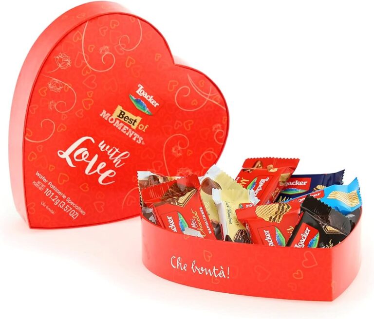 Confezione a cuore rossa Loacker Best of Moments con wafer e cioccolatini incartati